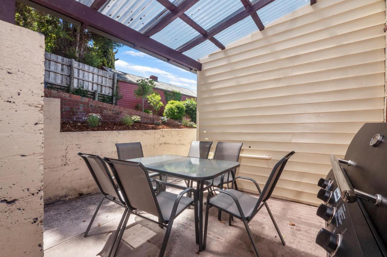 הובארט Warwick St Retreat! 3 Bedroom House With Parking מראה חיצוני תמונה